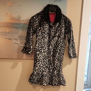 Source Unknown Black and Gray Leopard Print Kids Cape